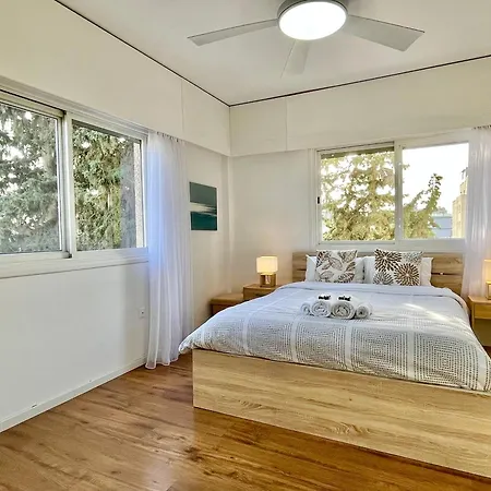 Shiny Blue * Limassol