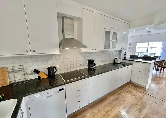 Shiny Blue アパート