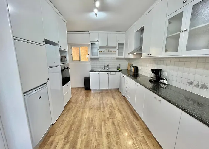 Shiny Blue Apartament Limassol