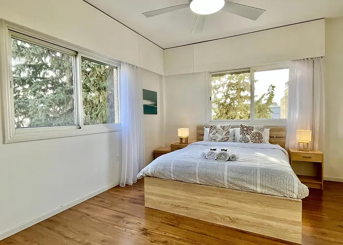 Shiny Blue * Limassol